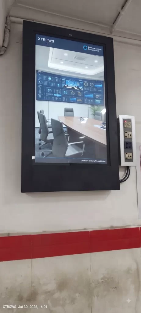 XTROWS Wall-Mount Commercial Display — view 1