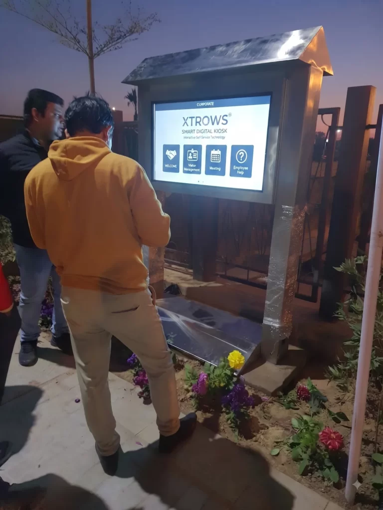 XTROWS Outdoor Kiosk — view 10