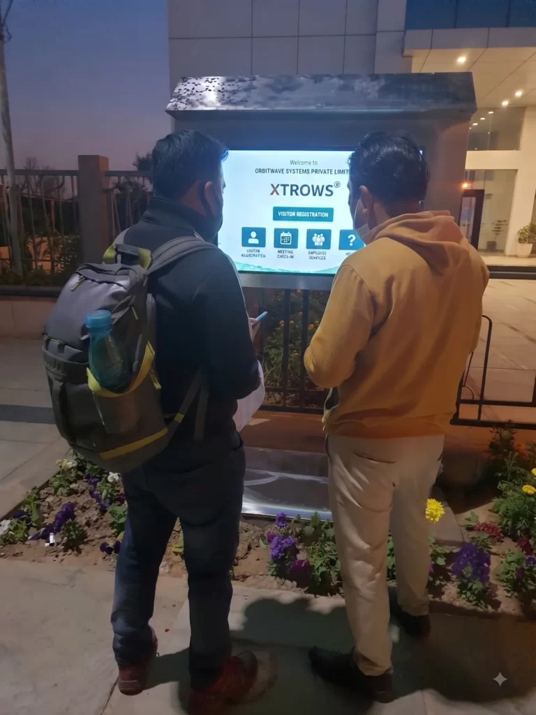 XTROWS Outdoor Kiosk — view 2