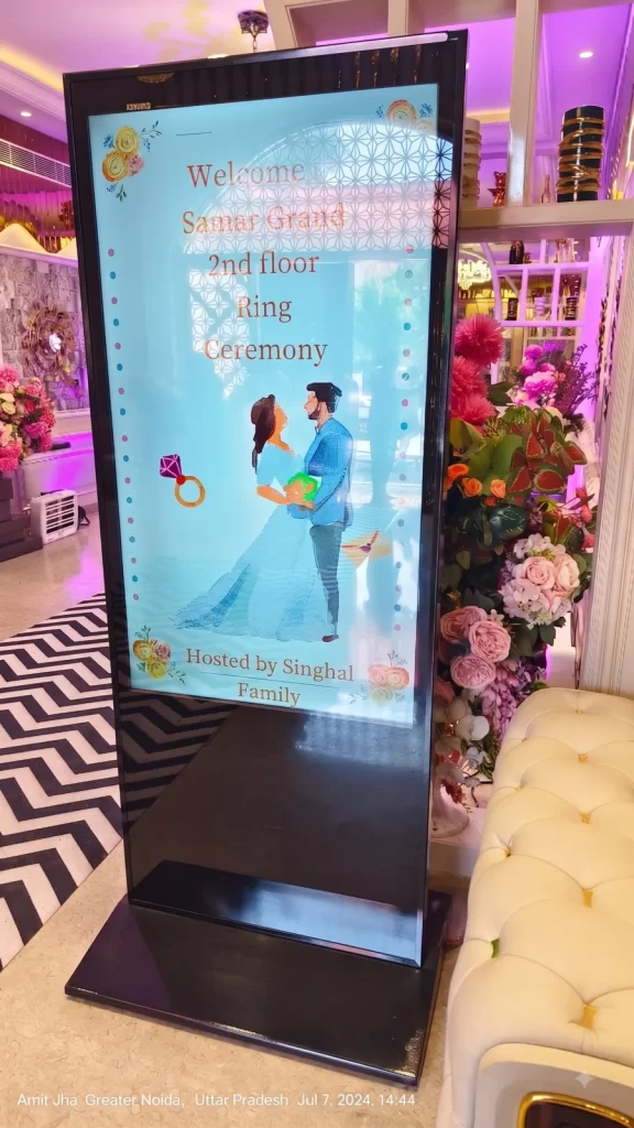XTROWS Digital Standee — view 29